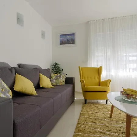 Apartment S-7 *